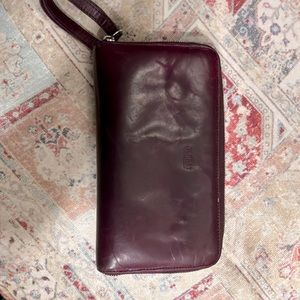 M0851 leather wallet with wrist trap in dark purple